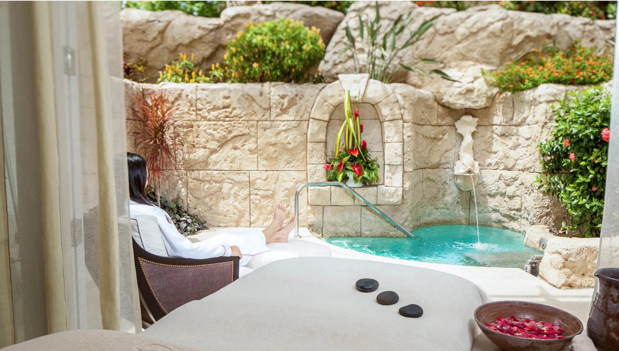 The spa garden and plunge pool
